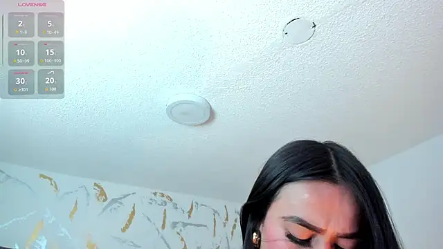 Snapshot of Cristal_Velle chatting on 11, 5, 2026 Cristal Velle online show from 11, 5, 2026