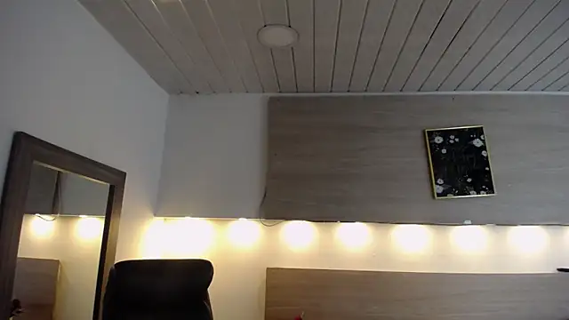 Cristal Velle online show from 18, 10, 2025