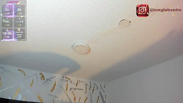 Snapshot of Cristal_Velle chatting on 22, 7, 2026 Cristal Velle online show from 22, 7, 2026