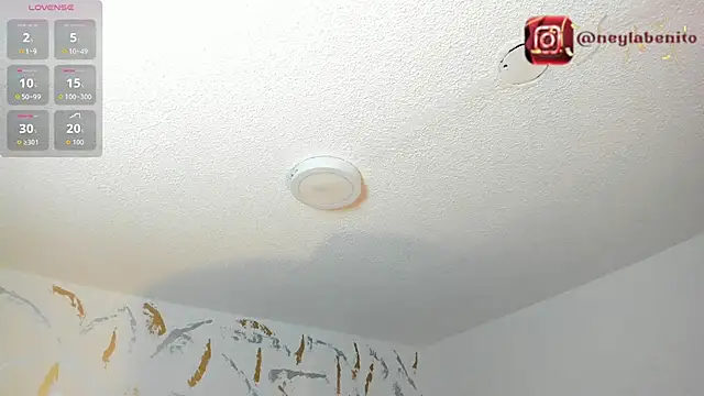 Snapshot of Cristal_Velle chatting on 9, 7, 2026 Cristal Velle online show from 9, 7, 2026