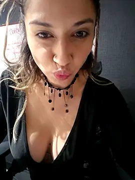 Snapshot of Isabella_Varella chatting on 31, 10, 2025 Isabella Varella online show from 31, 10, 2025