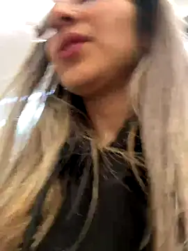 Snapshot of Isabella_Varella chatting on 18, 10, 2025 Isabella Varella online show from 18, 10, 2025