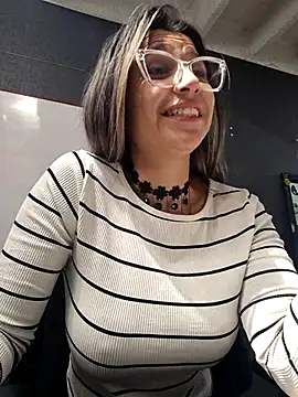 Snapshot of Isabella_Varella chatting on 16, 10, 2025 Isabella Varella online show from 16, 10, 2025