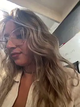 Isabella Varella online show from 5, 1, 2026