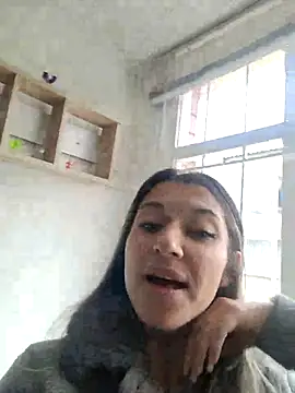 Isabella Varella online show from 8, 3, 2025