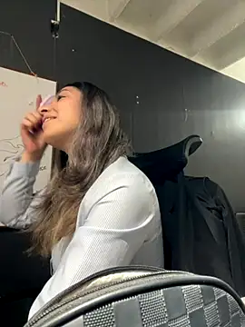 Snapshot of Isabella_Varella chatting on 1, 12, 2025 Isabella Varella online show from 1, 12, 2025