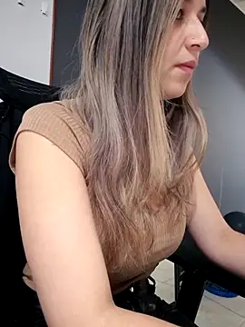 Snapshot of Isabella_Varella chatting on 17, 10, 2025 Isabella Varella online show from 17, 10, 2025