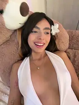 ZaraLuuv online show from 16, 4, 2026