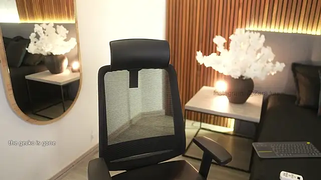 Snapshot of ZaraLuuv chatting on 2, 11, 2025 ZaraLuuv online show from 2, 11, 2025