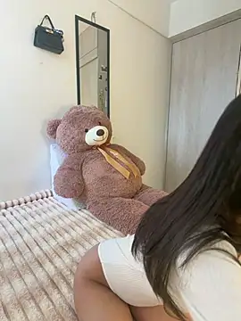 ZaraLuuv online show from 23, 3, 2026