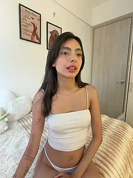 Snapshot of ZaraLuuv chatting on 28, 5, 2026 ZaraLuuv online show from 28, 5, 2026