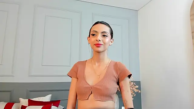 ZaraLuuv online show from 13, 12, 2025