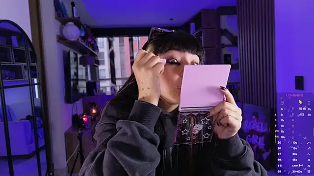 Saraa Desiree online show from 15, 4, 2026