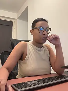 Melia Rayne online show from 2, 4, 2026