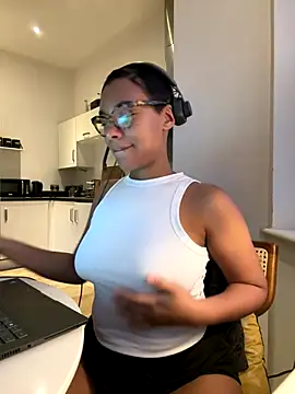 Melia Rayne online show from 13, 11, 2025