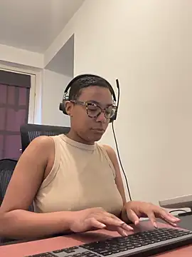 Melia Rayne online show from 24, 4, 2026