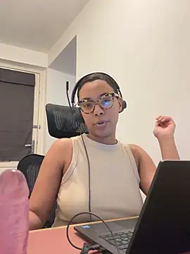 Melia Rayne online show from 5, 12, 2025