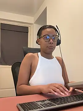 Snapshot of Melia_Rayne chatting on 11, 6, 2026 Melia Rayne online show from 11, 6, 2026