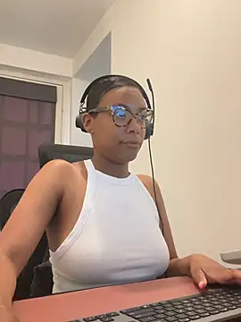 Snapshot of Melia_Rayne chatting on 26, 5, 2026 Melia Rayne online show from 26, 5, 2026