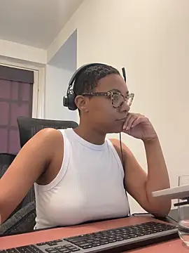 Melia Rayne online show from 22, 4, 2026