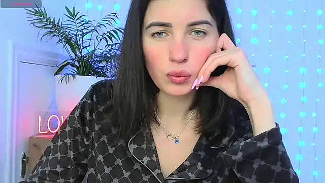 Snapshot of neferutt chatting on 19, 1, 2026 neferutt online show from 19, 1, 2026