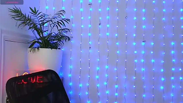 Snapshot of neferutt chatting on 8, 1, 2026 neferutt online show from 8, 1, 2026
