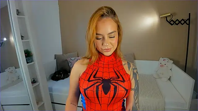 Snapshot of ValentinaMilann chatting on 14, 10, 2025 ValentinaMilann online show from 14, 10, 2025