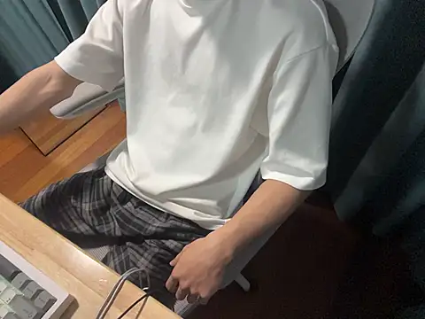 Snapshot of Gmoersaier chatting on 2, 12, 2025 Gmoersaier online show from 2, 12, 2025