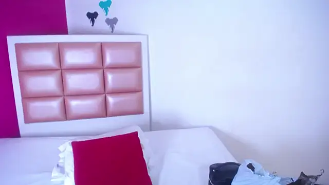 Snapshot of tiny_sarah1 chatting on 29, 10, 2025 tiny sarah1 online show from 29, 10, 2025