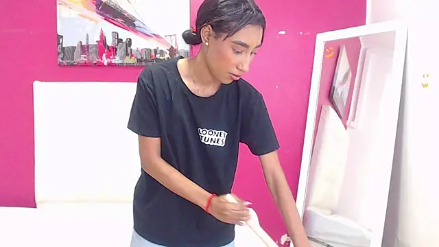 Snapshot of tiny_sarah1 chatting on 12, 3, 2025 tiny sarah1 online show from 12, 3, 2025