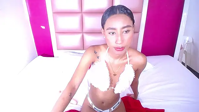 Snapshot of tiny_sarah1 chatting on 4, 3, 2025 tiny sarah1 online show from 4, 3, 2025