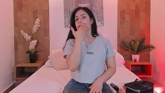 Snapshot of isabella_winkler chatting on 6, 7, 2026 isabella winkler online show from 6, 7, 2026
