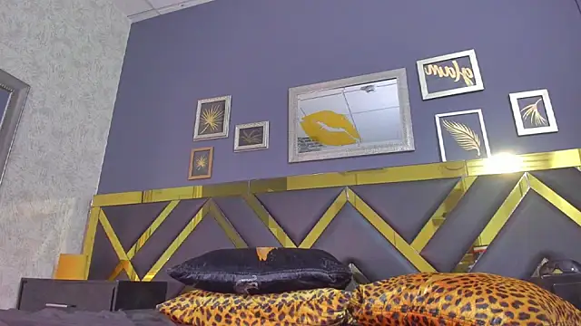 glamandfoxxy online show from 14, 3, 2025