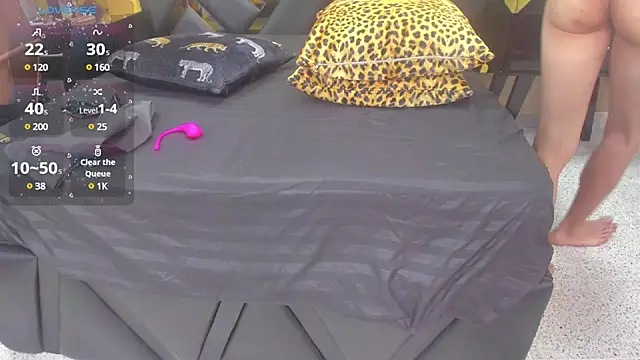 glamandfoxxy online show from 22, 3, 2025