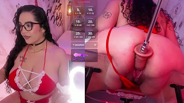 Snapshot of RoxyLicious_ chatting on 27, 10, 2025 RoxyLicious online show from 27, 10, 2025