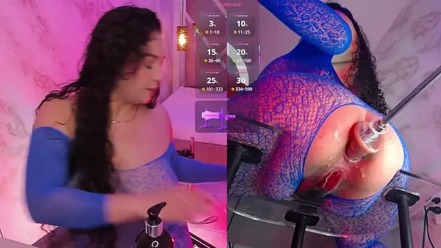 Snapshot of RoxyLicious_ chatting on 20, 11, 2025 RoxyLicious online show from 20, 11, 2025