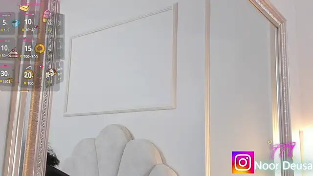 Candaceoweens online show from 18, 4, 2026