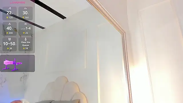 Candaceoweens online show from 21, 12, 2025