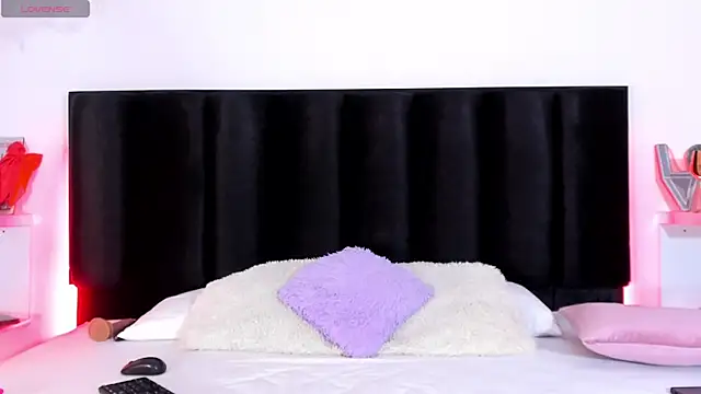 JackieDumont1 online show from 26, 11, 2025