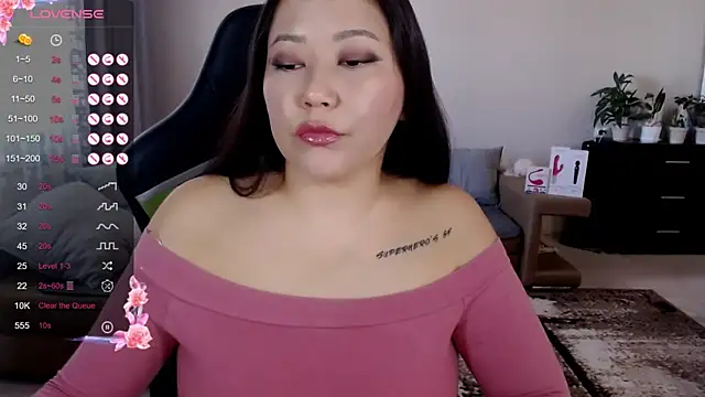 Snapshot of LisaAsianFlower chatting on 10, 9, 2025 LisaAsianFlower online show from 10, 9, 2025