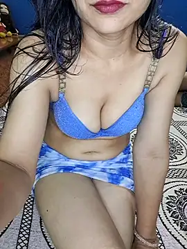Cute-Zarina online show from 4, 10, 2025