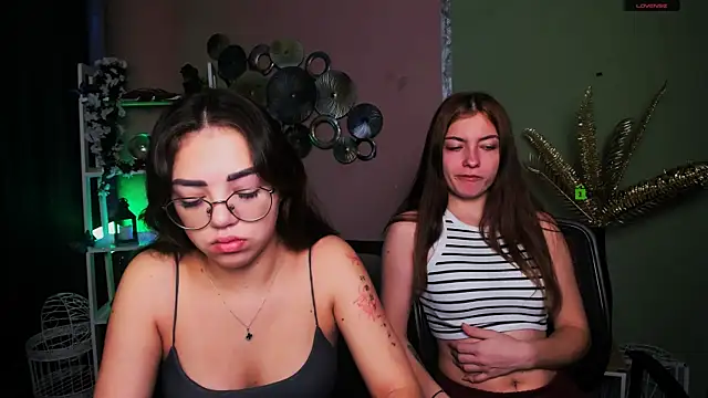 kiki swan online show from 26, 11, 2025