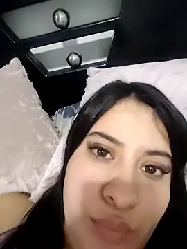 Snapshot of mialorents chatting on 14, 11, 2025 mialorents online show from 14, 11, 2025