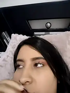 Snapshot of mialorents chatting on 18, 10, 2025 mialorents online show from 18, 10, 2025