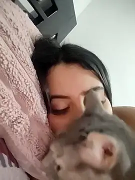 Snapshot of mialorents chatting on 23, 11, 2025 mialorents online show from 23, 11, 2025