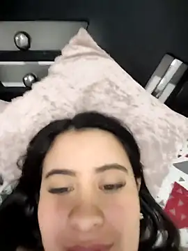 Snapshot of mialorents chatting on 21, 11, 2025 mialorents online show from 21, 11, 2025