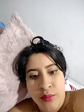 Snapshot of mialorents chatting on 21, 11, 2025 mialorents online show from 21, 11, 2025