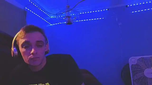 Ilovepussy1911 online show from 12, 4, 2026
