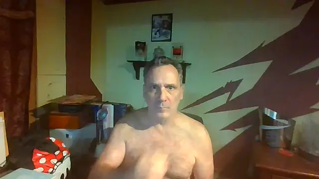 Snapshot of HunkofRock chatting on 15, 7, 2026 HunkofRock online show from 15, 7, 2026