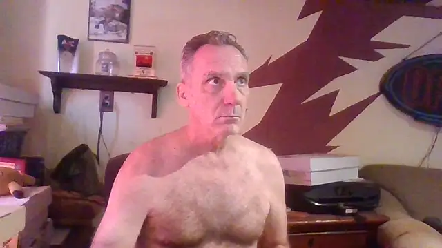Snapshot of HunkofRock chatting on 15, 10, 2025 HunkofRock online show from 15, 10, 2025